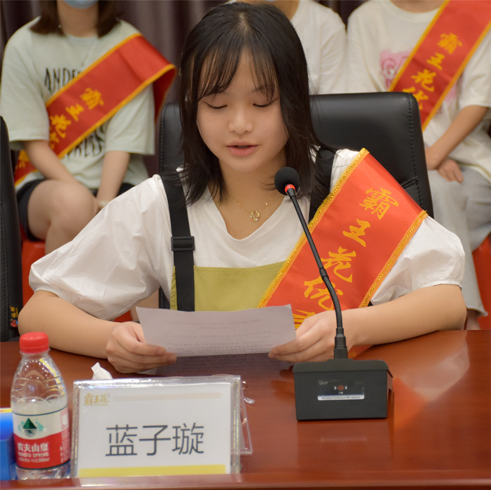 1630316900906309.jpg 學(xué)生代表發(fā)言2.jpg